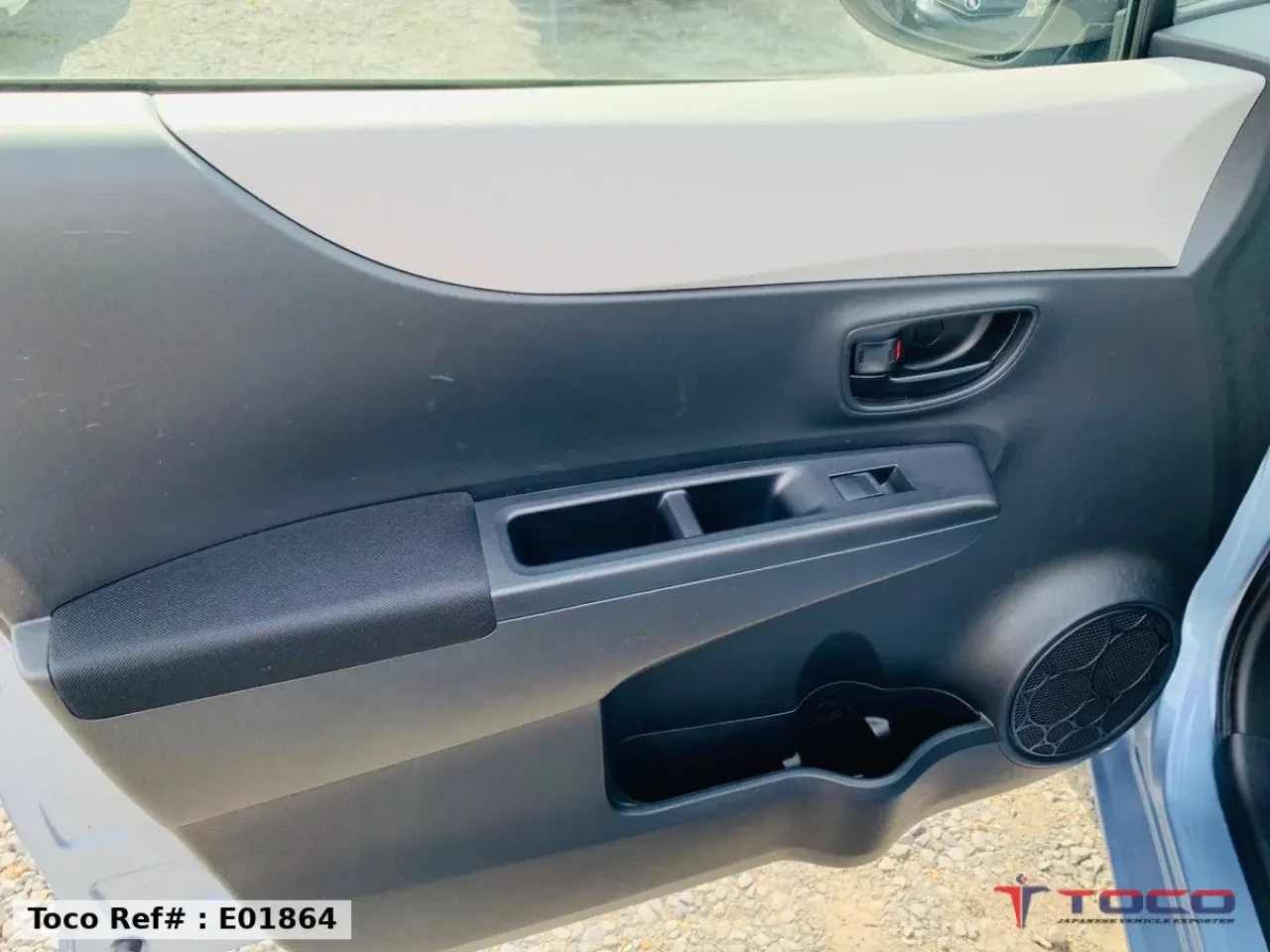 2011★TOYOTA VITZ