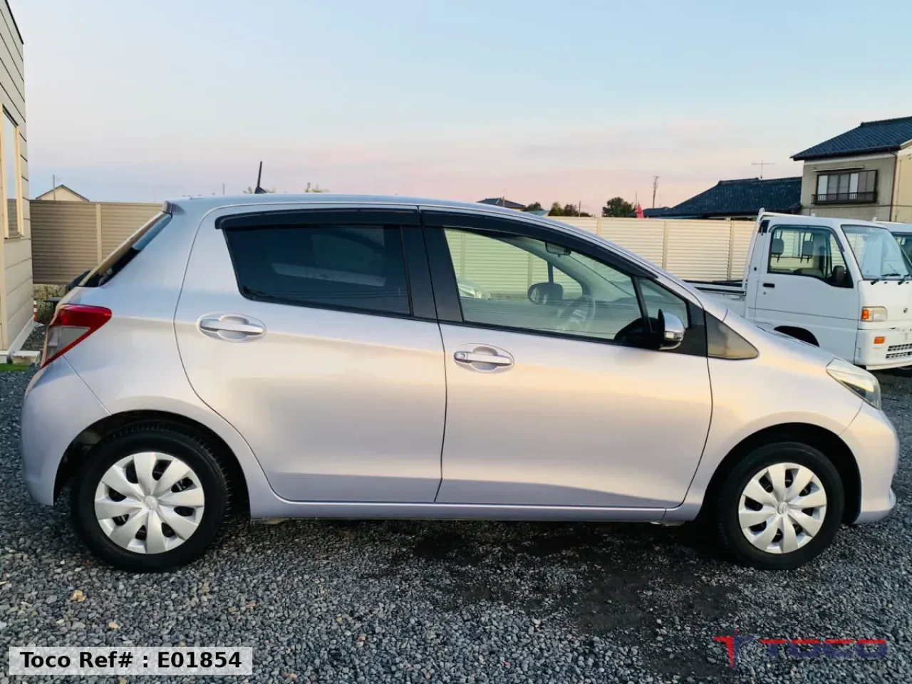 2013 TOYOTA VITZ