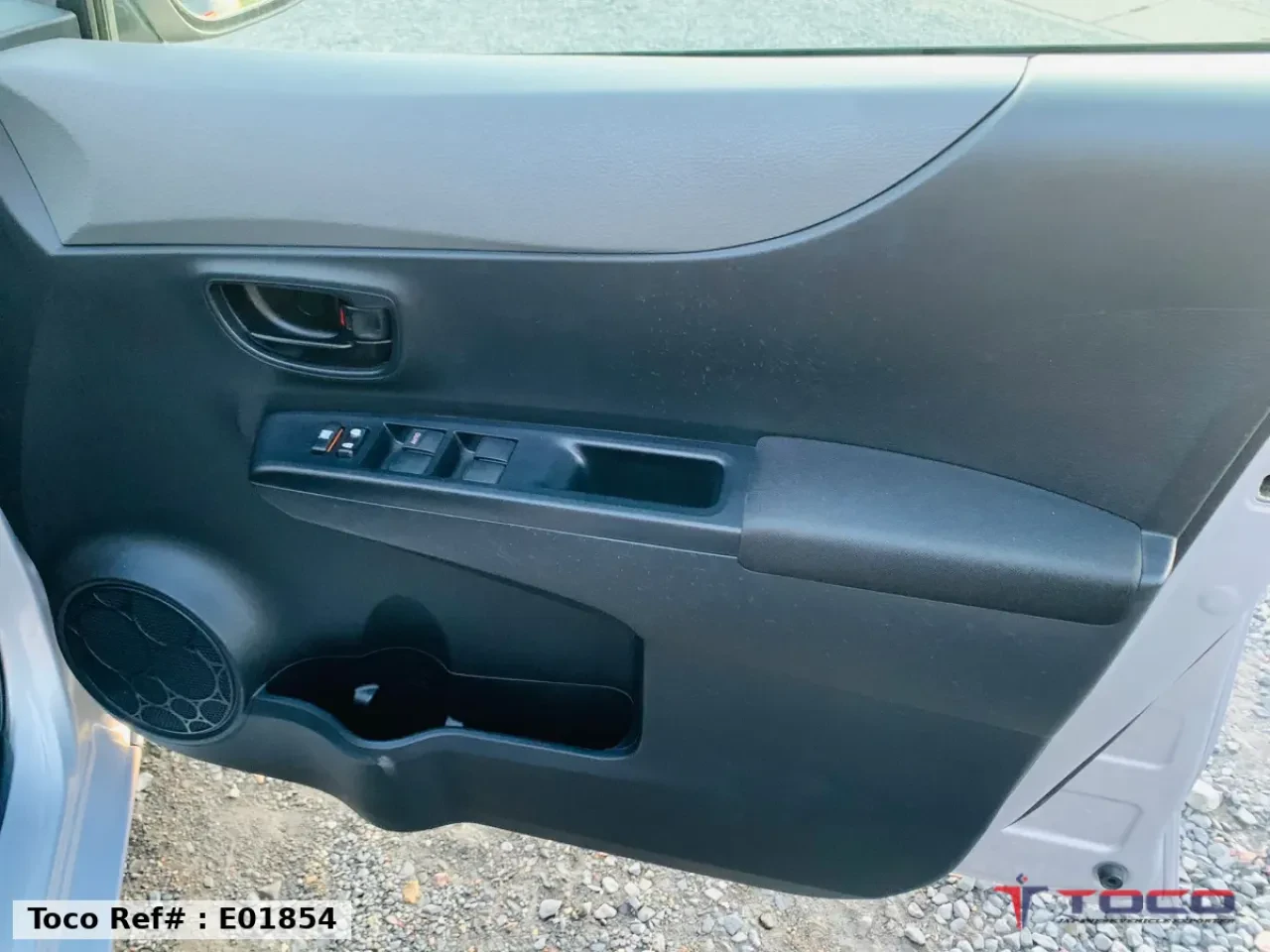 2013 TOYOTA VITZ