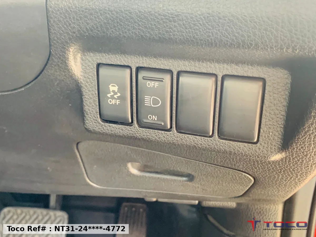 2012 NISSAN X-TRAIL