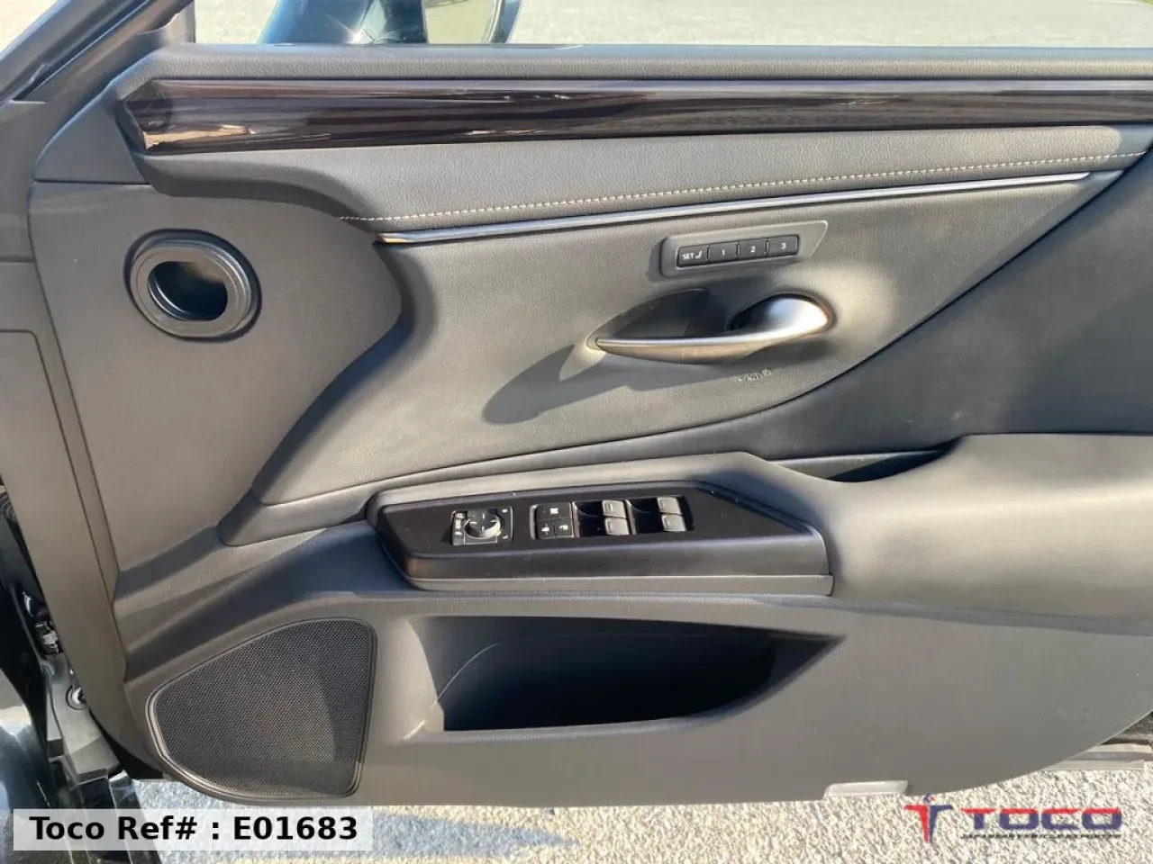 2020★LEXUS ES 300h