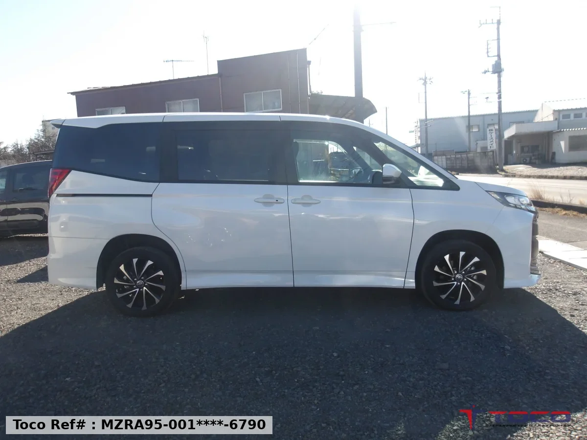 2023 TOYOTA NOAH