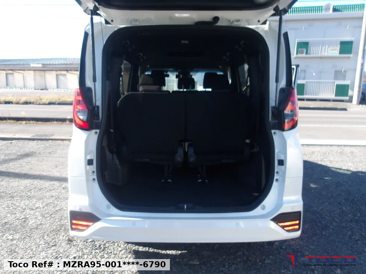 2023 TOYOTA NOAH
