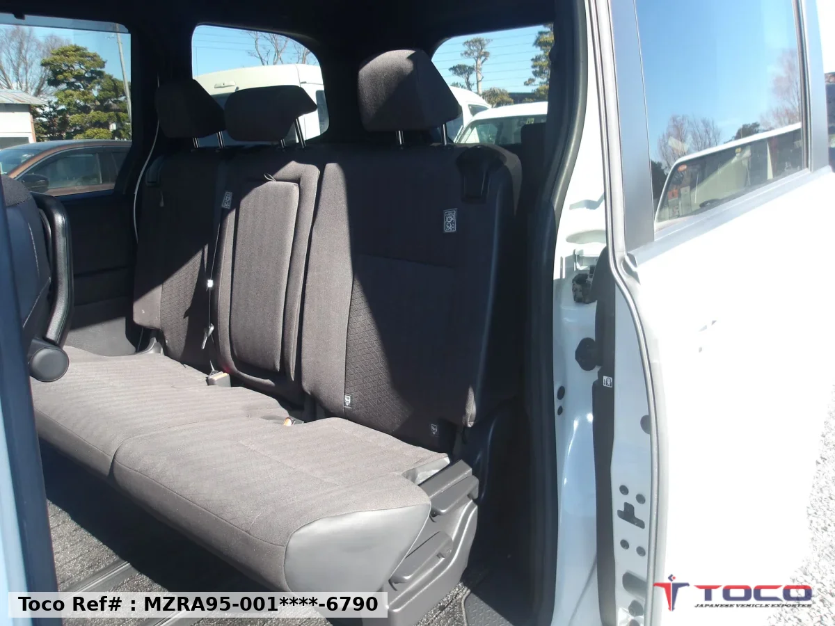 2023 TOYOTA NOAH