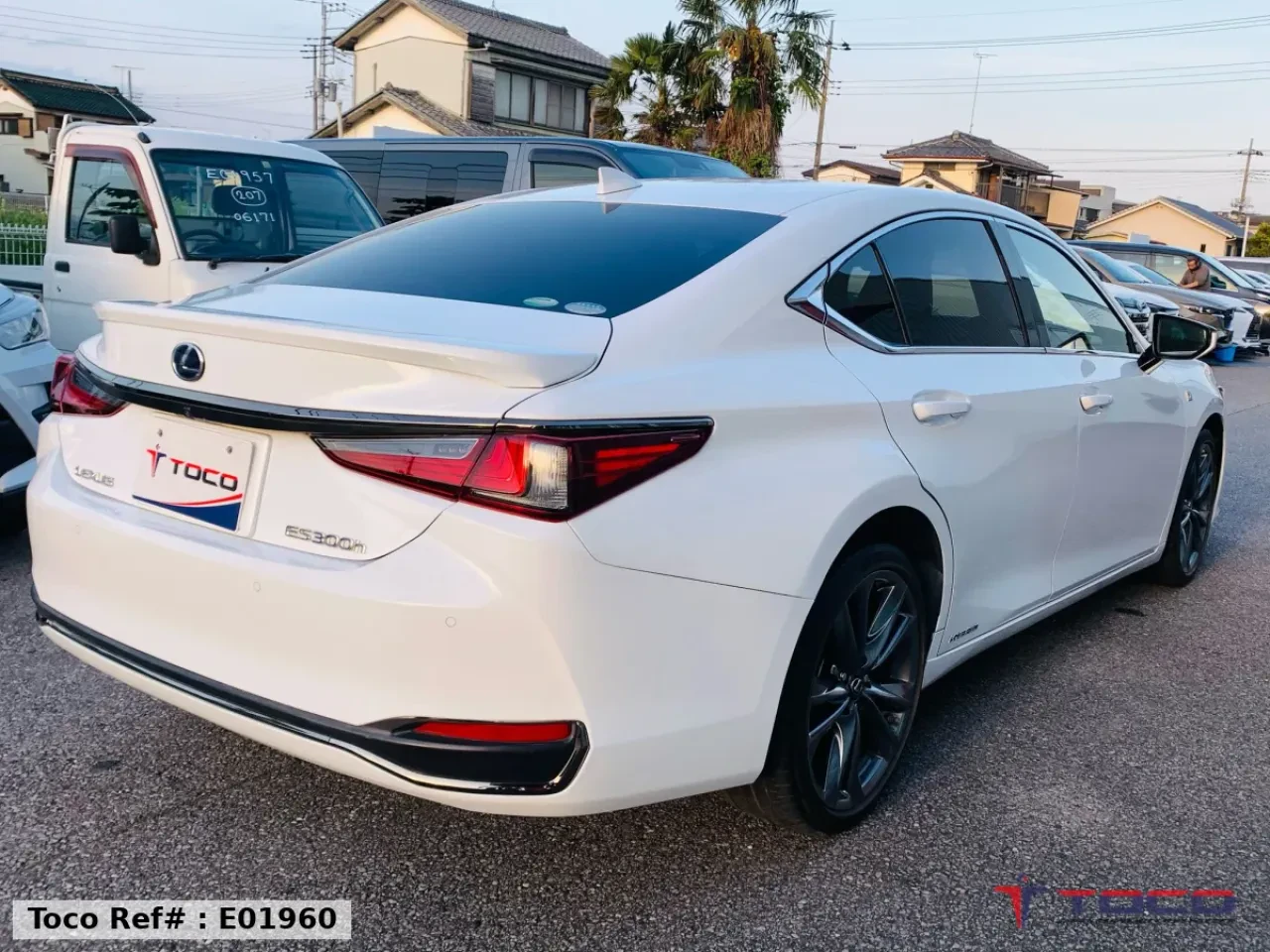 2020 LEXUS ES300h