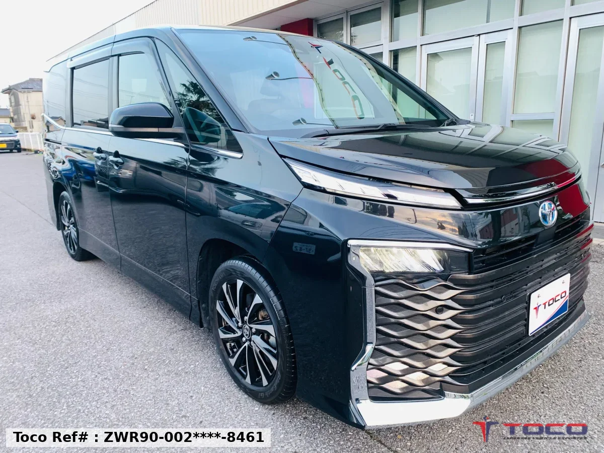 2022 TOYOTA VOXY