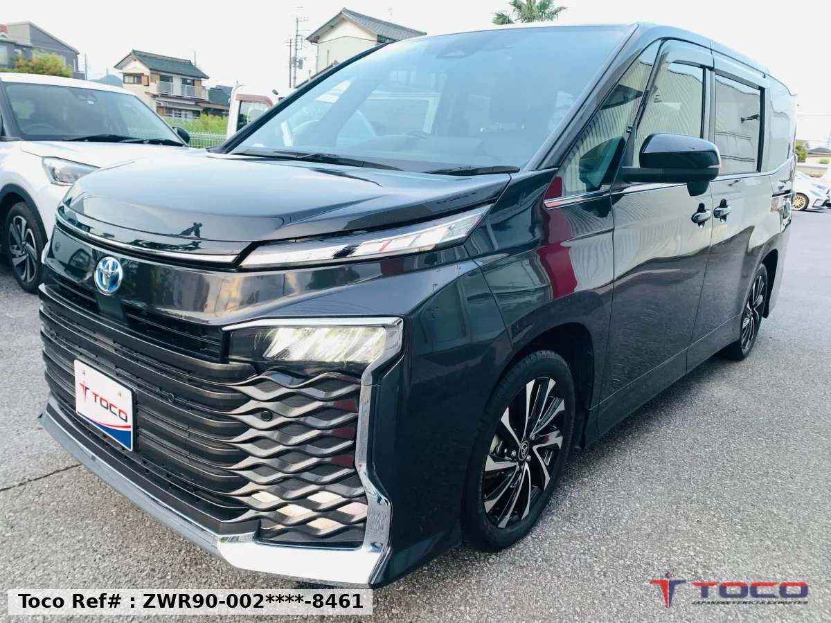 2022 TOYOTA VOXY