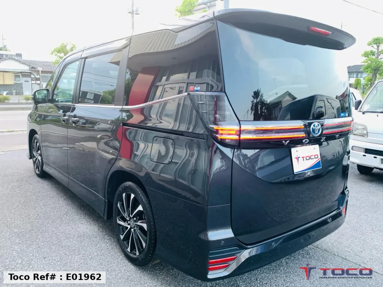 2022 TOYOTA VOXY