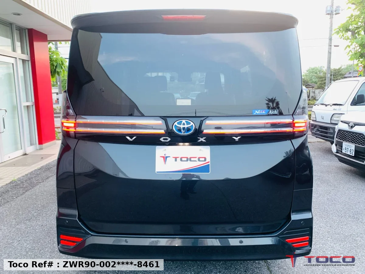 2022 TOYOTA VOXY