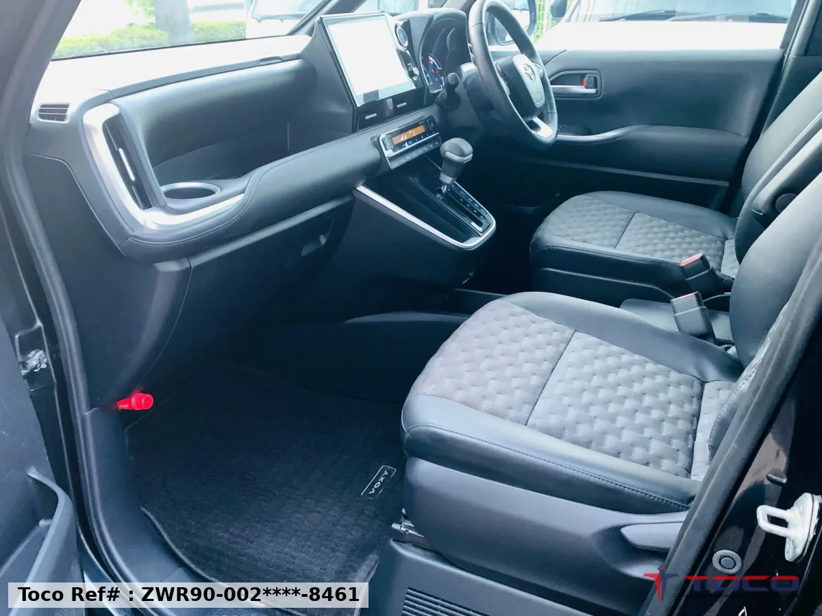 2022 TOYOTA VOXY