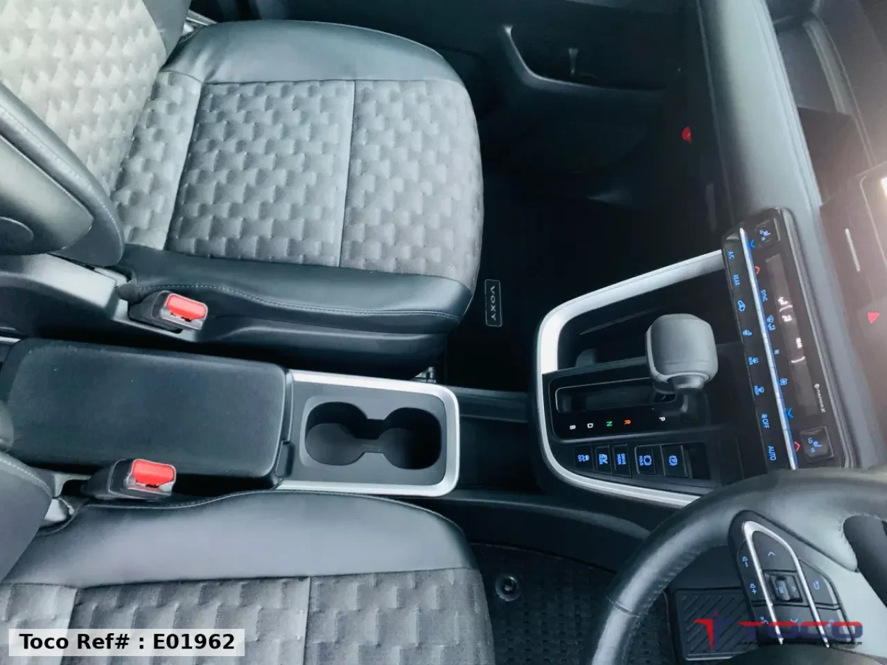 2022 TOYOTA VOXY