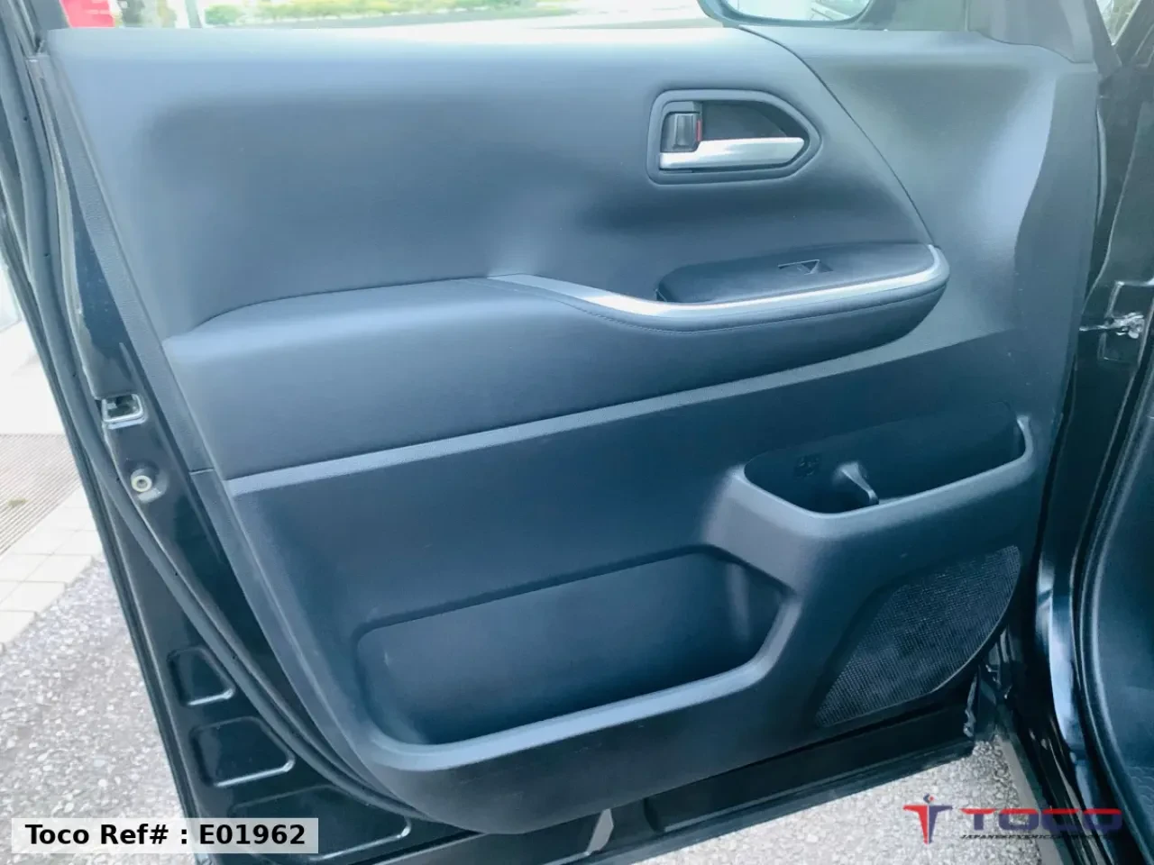 2022 TOYOTA VOXY