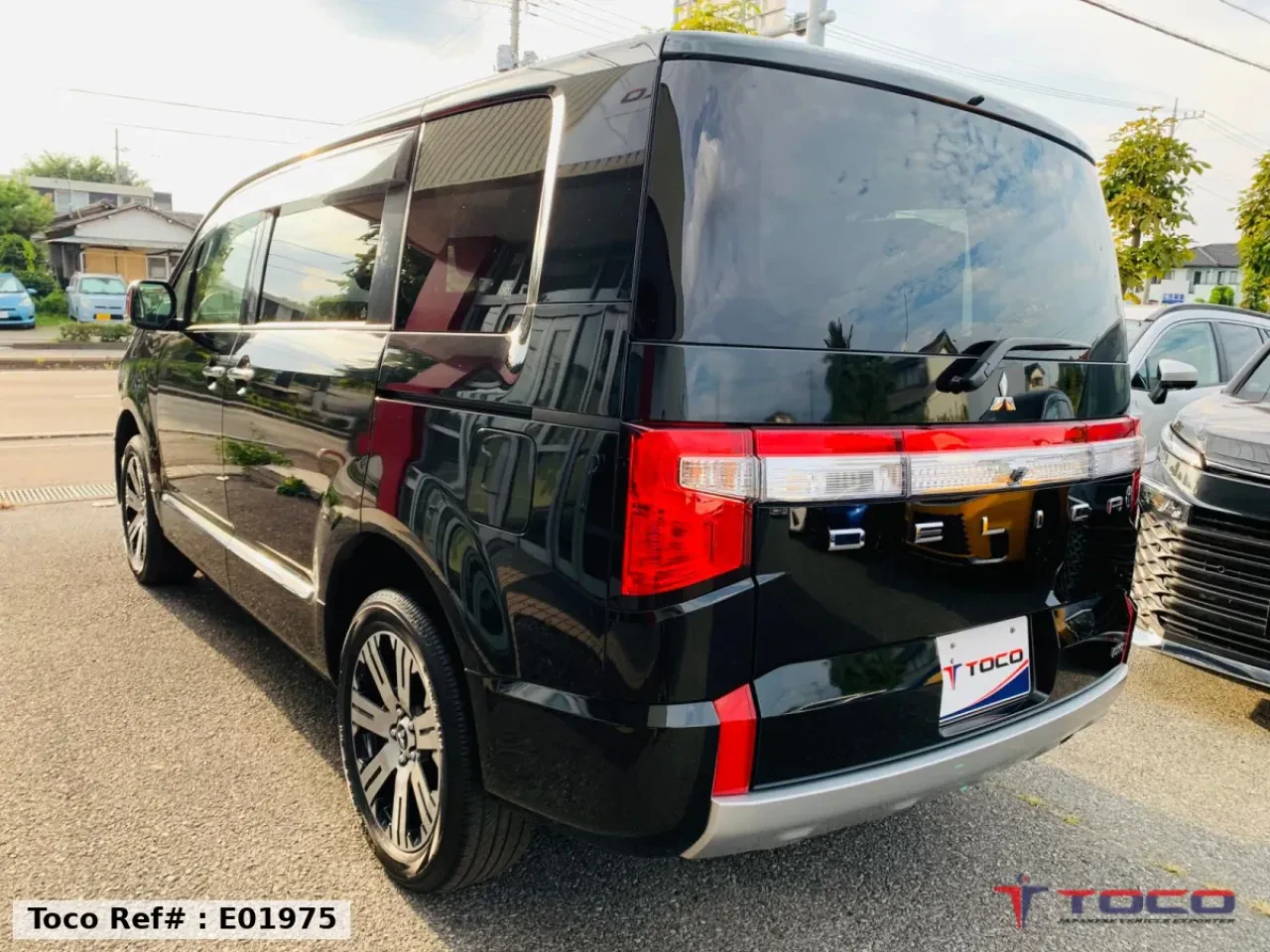 2021 MITSUBISHI DELICA P