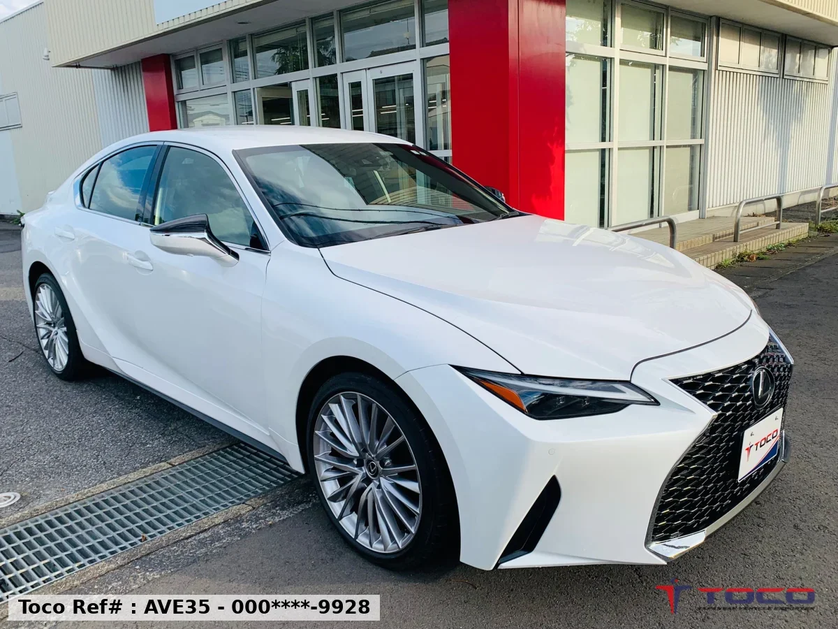 2023 Lexus IS300h