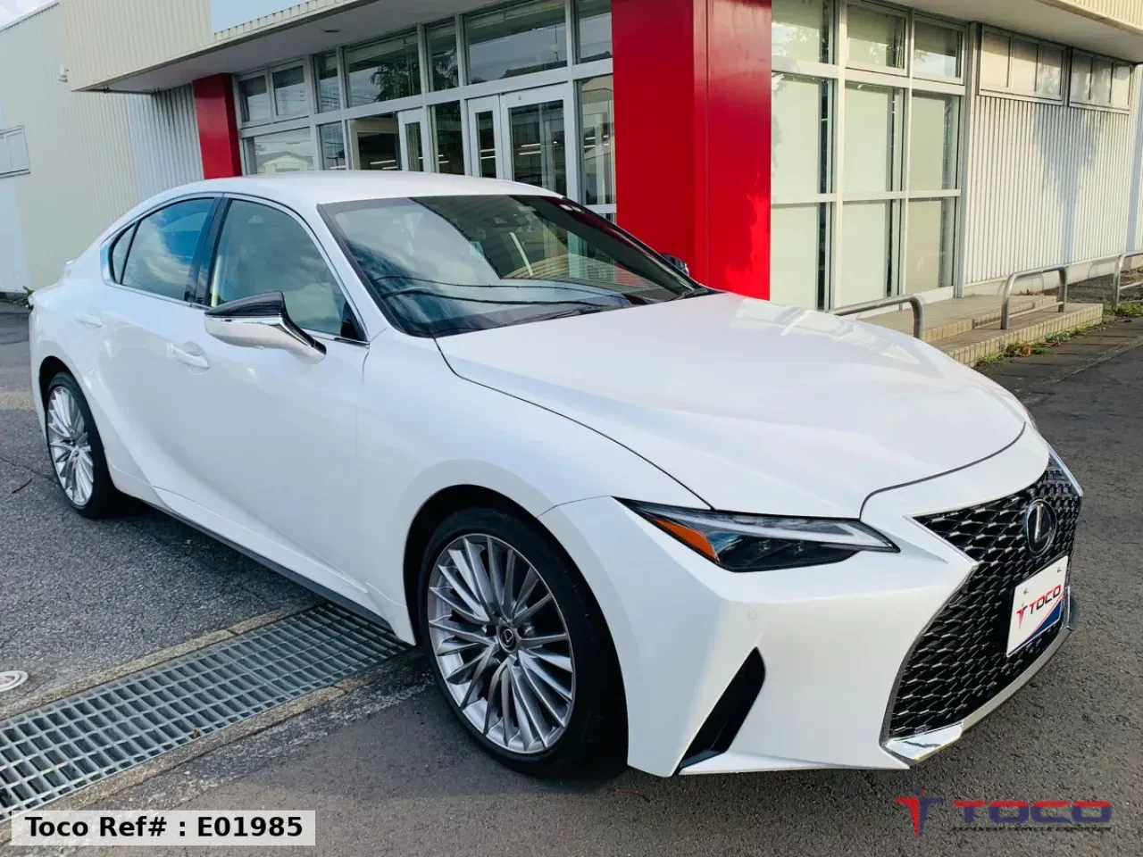 2023 Lexus IS300h