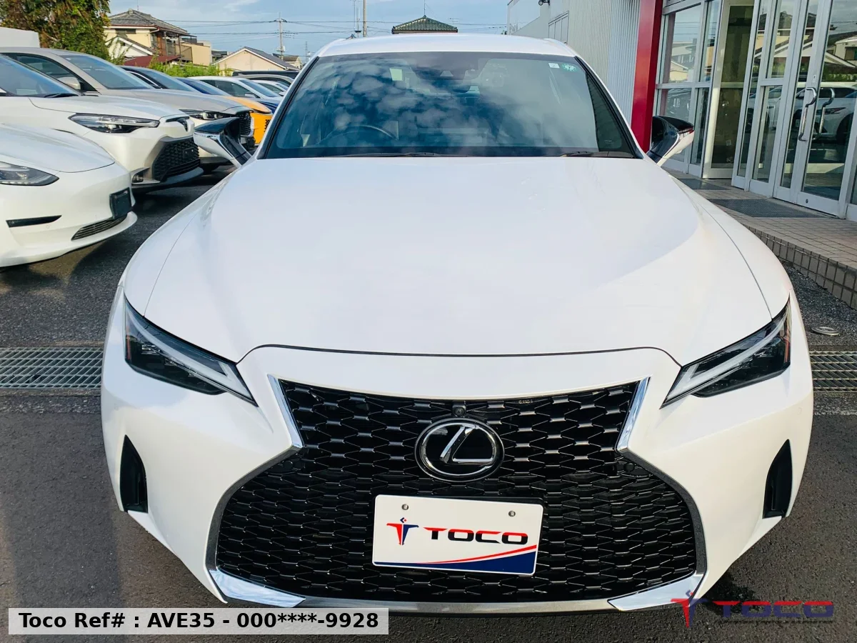 2023 Lexus IS300h