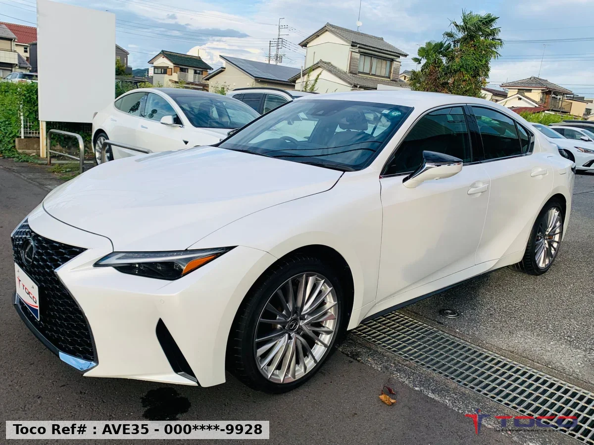 2023 Lexus IS300h