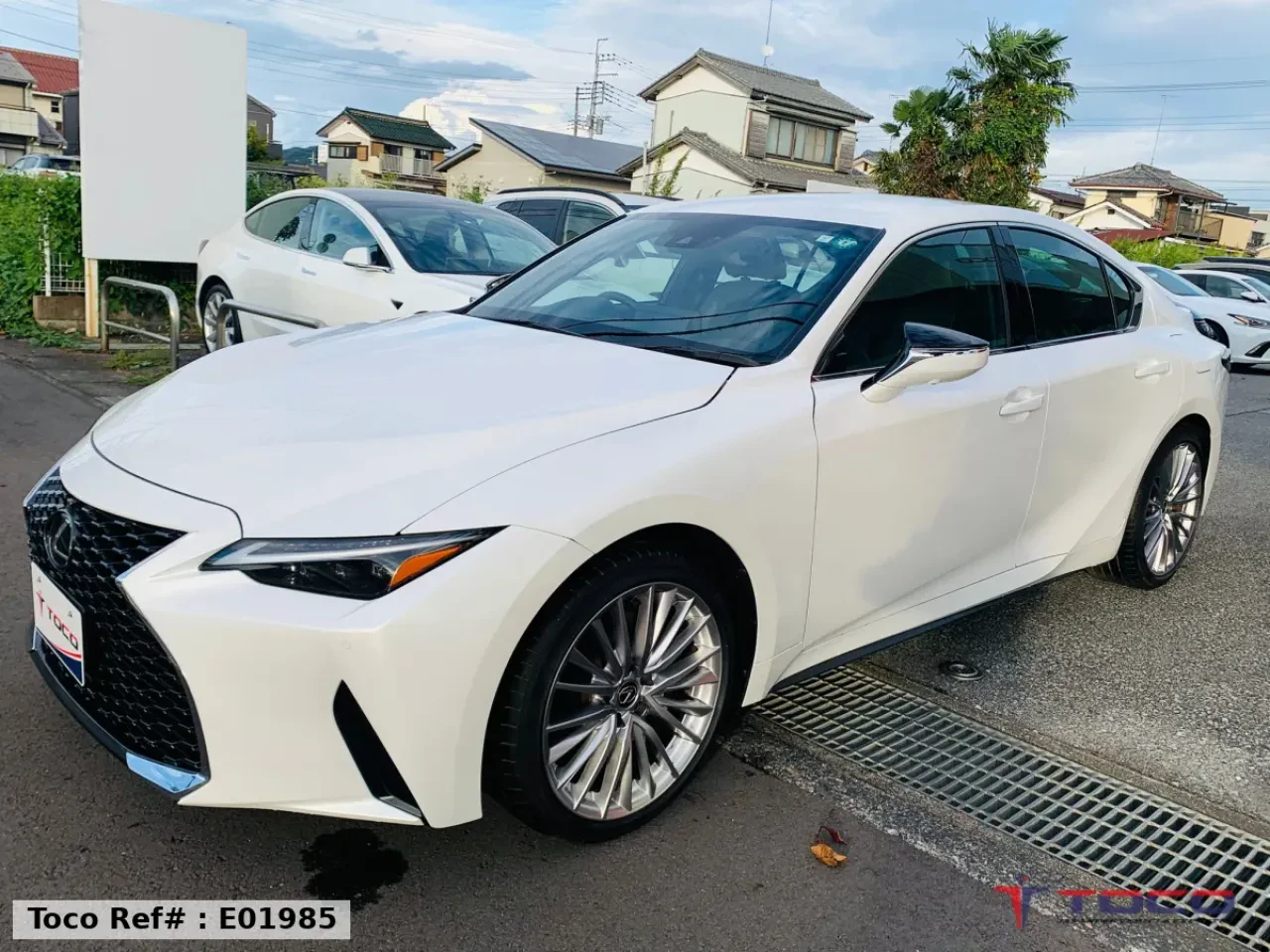 2023 Lexus IS300h
