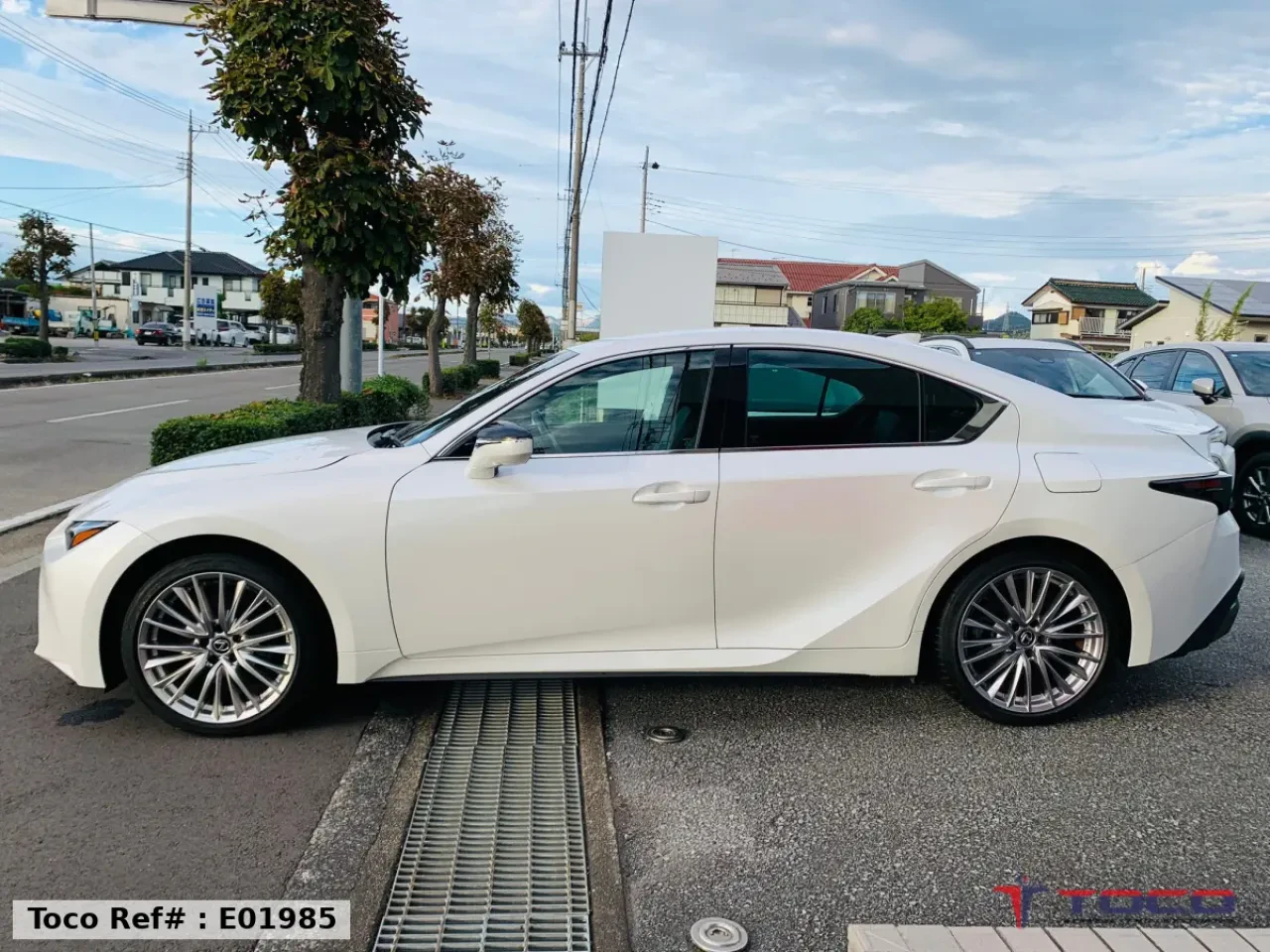 2023 Lexus IS300h