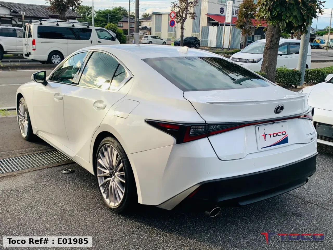 2023 Lexus IS300h