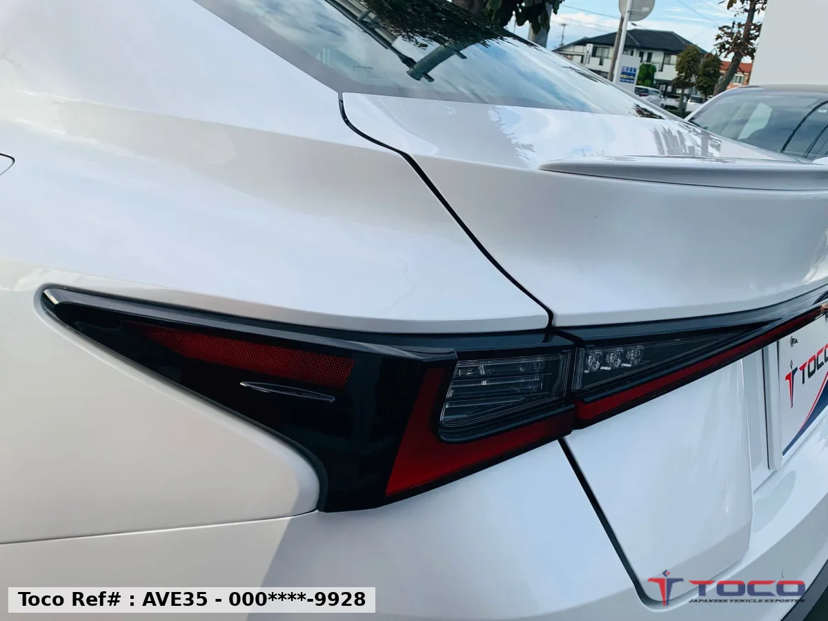 2023 Lexus IS300h