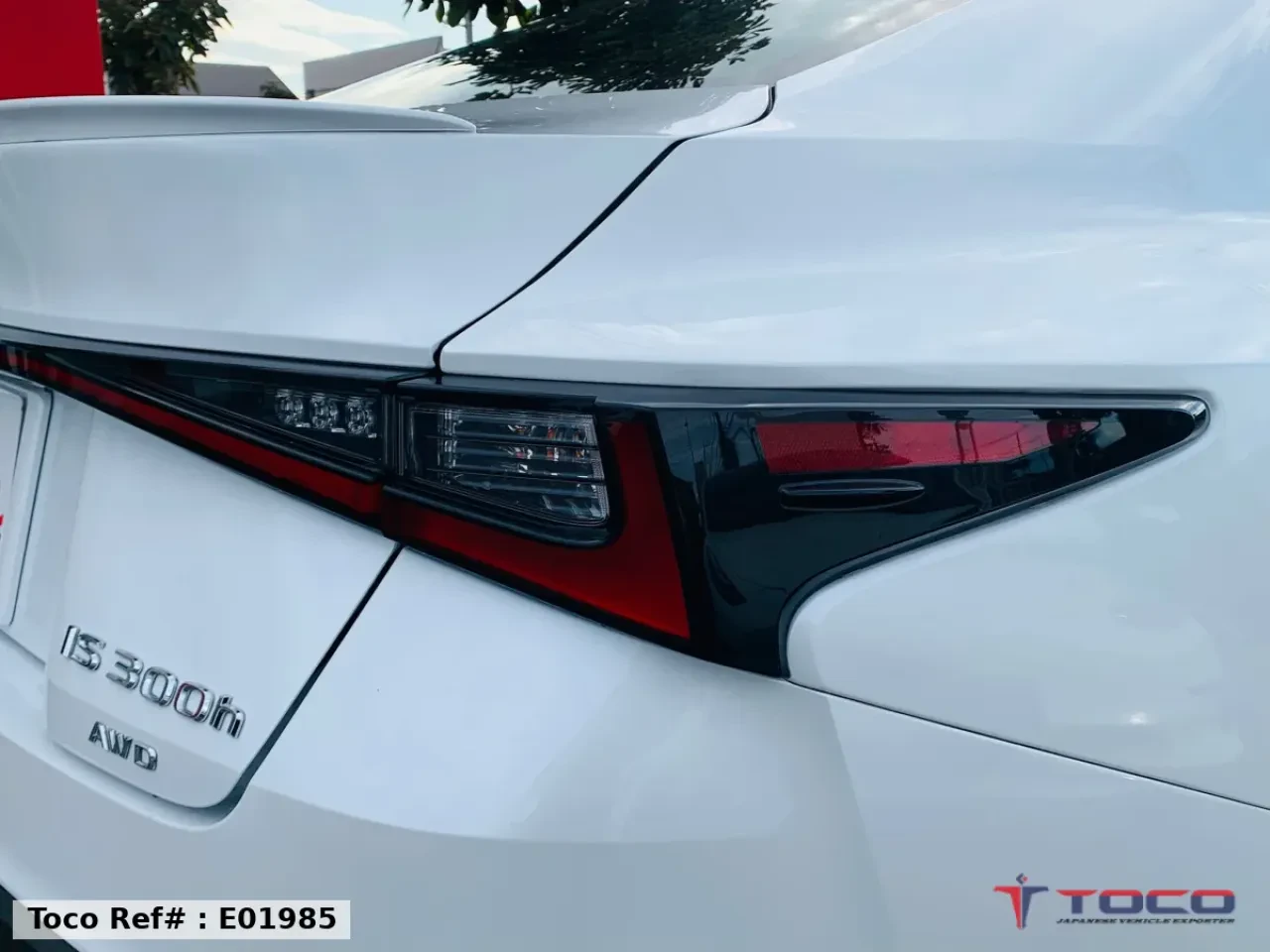 2023 Lexus IS300h