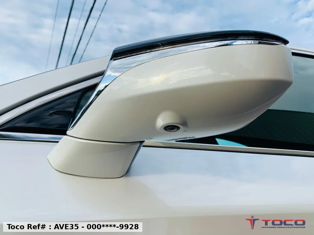 2023 Lexus IS300h