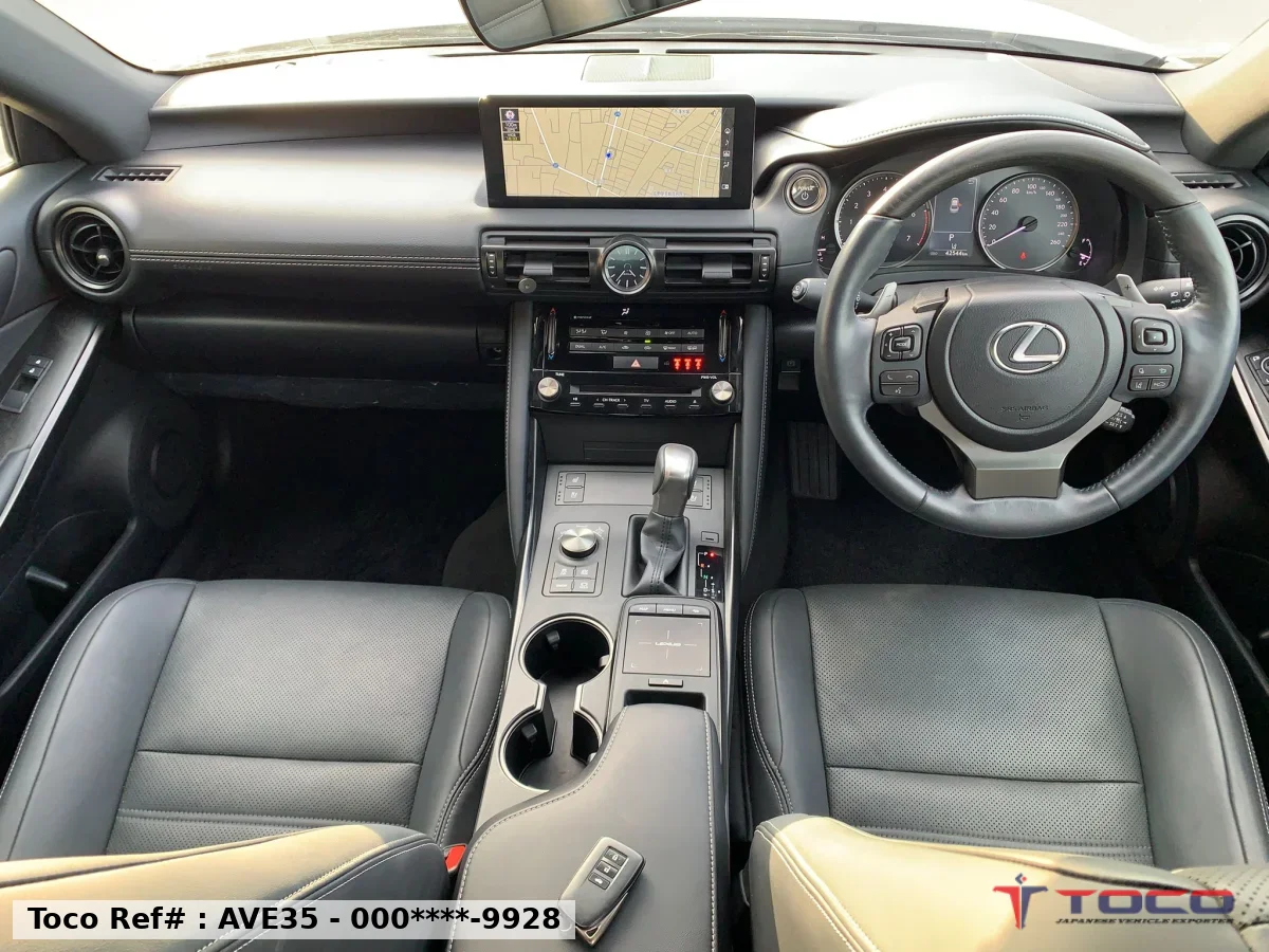 2023 Lexus IS300h