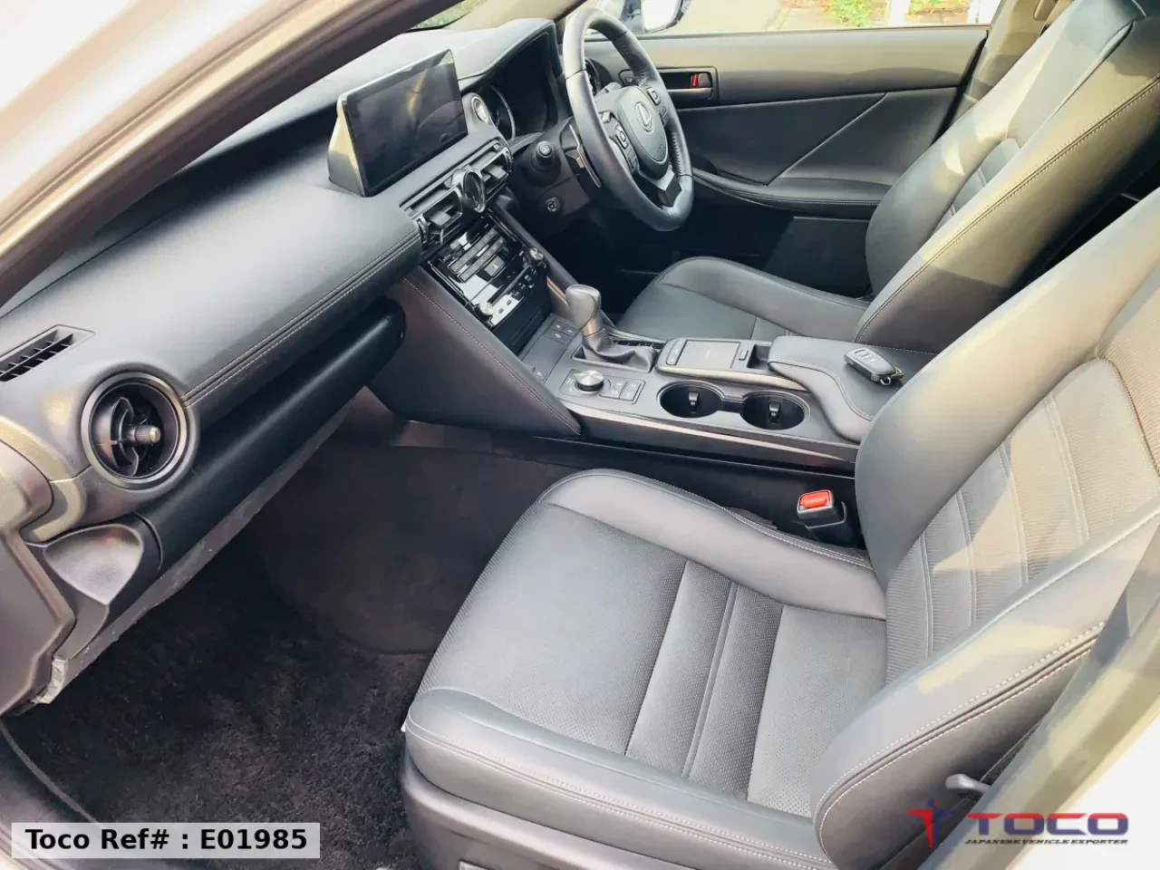 2023 Lexus IS300h