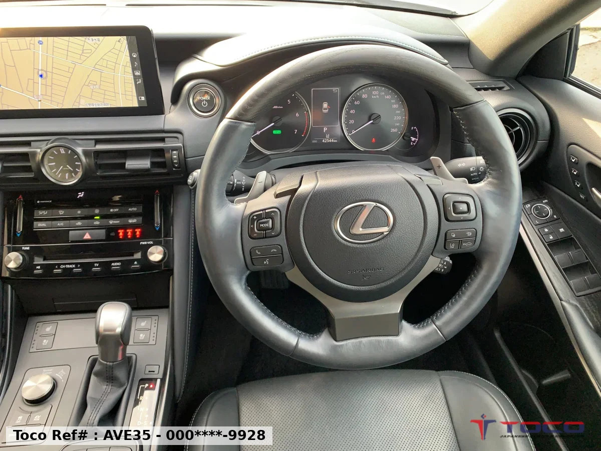 2023 Lexus IS300h