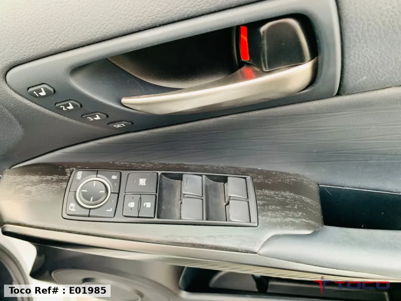 2023 Lexus IS300h