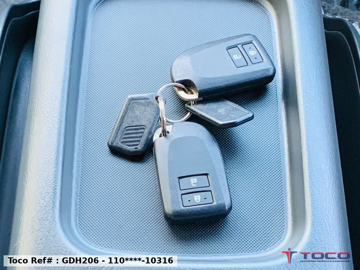 2024 TOYOTA HIACE SUPER GL