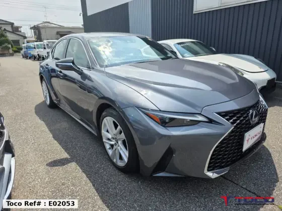 2022 LEXUS IS