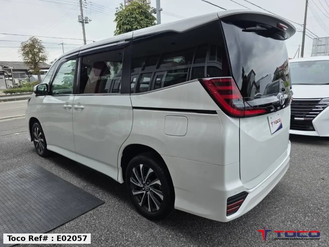 2025 TOYOTA NOAH