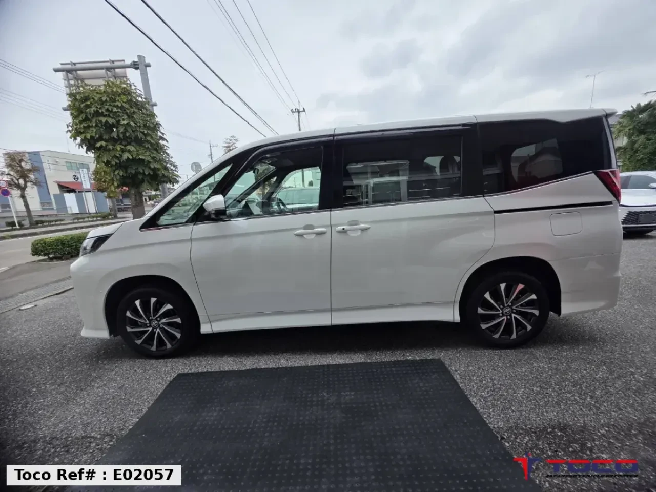 2025 TOYOTA NOAH