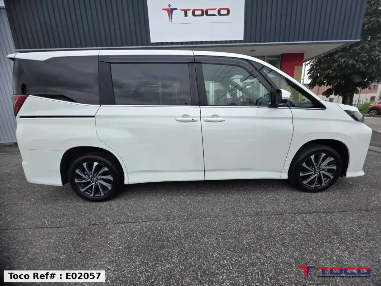 2025 TOYOTA NOAH