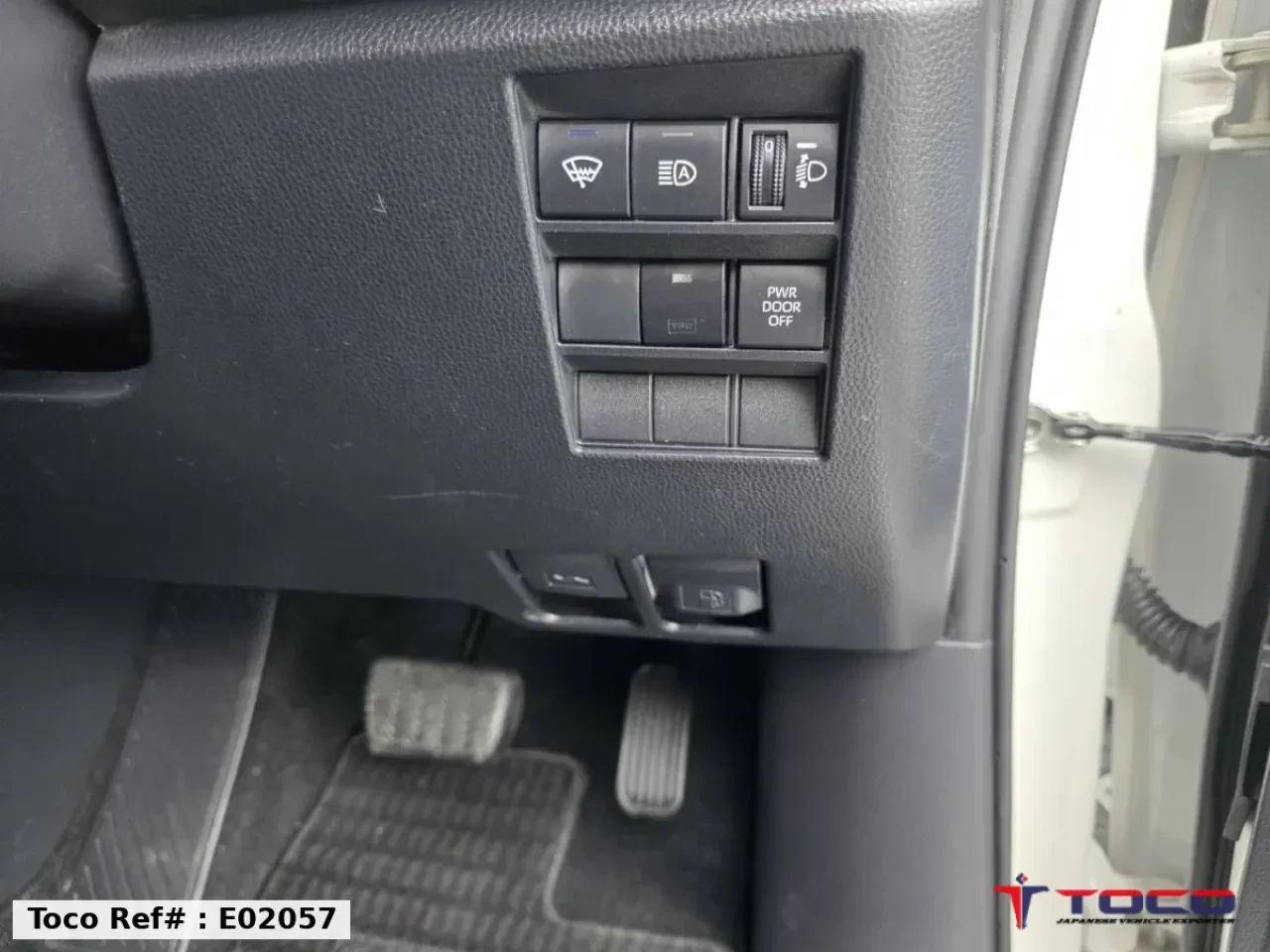 2025 TOYOTA NOAH