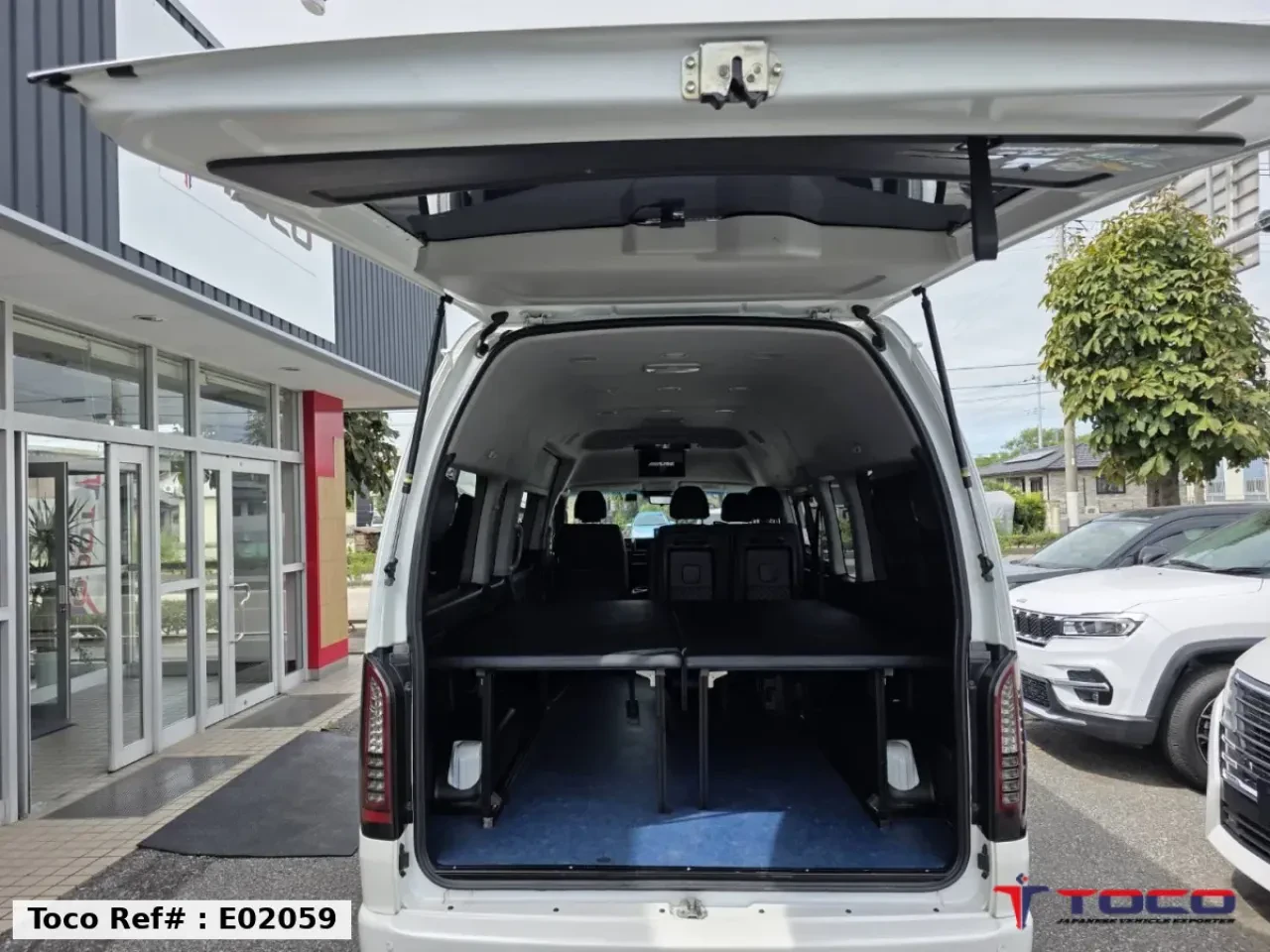 2022 TOYOTA HIACE COMMUTER