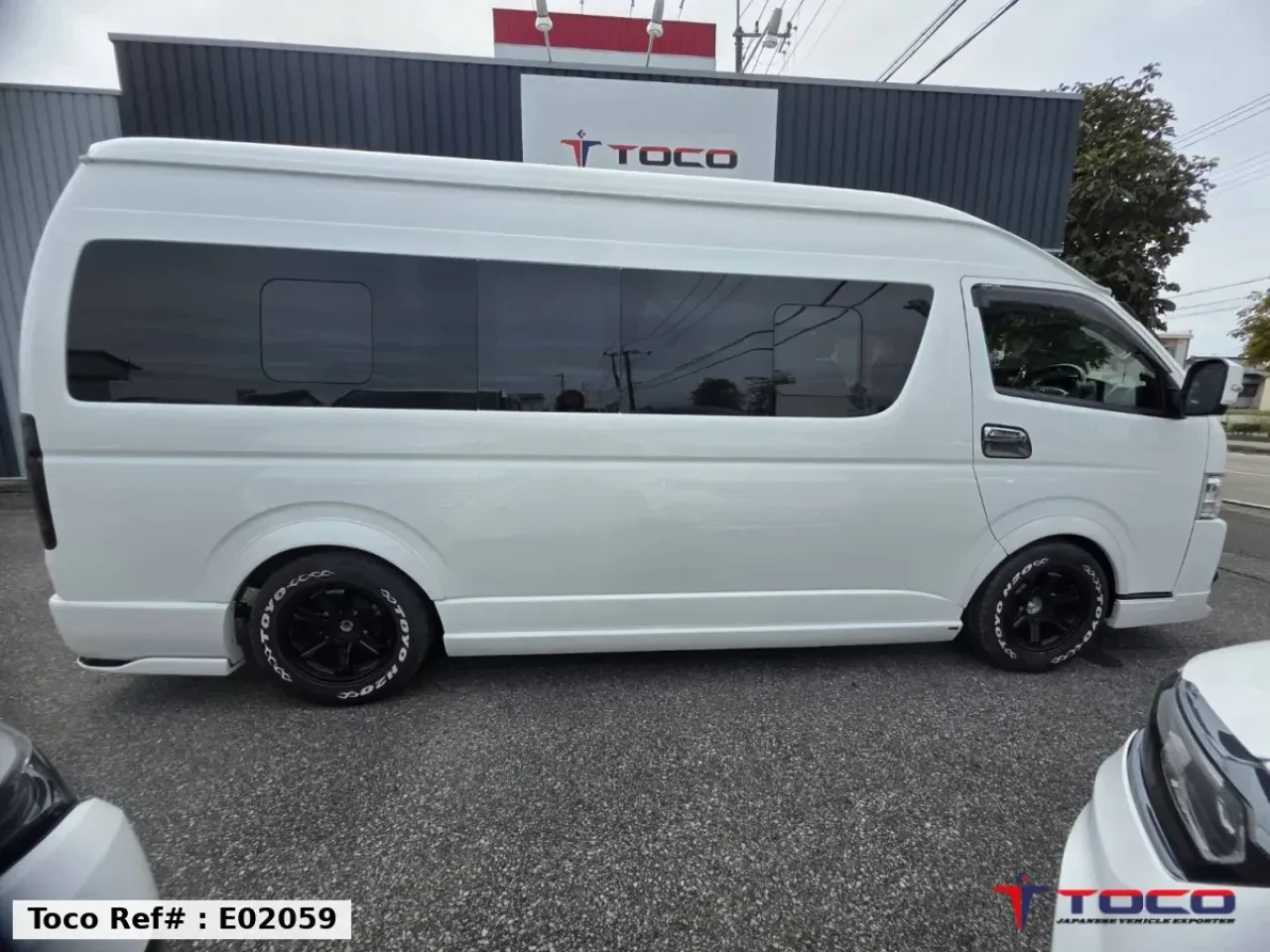2022 TOYOTA HIACE COMMUTER