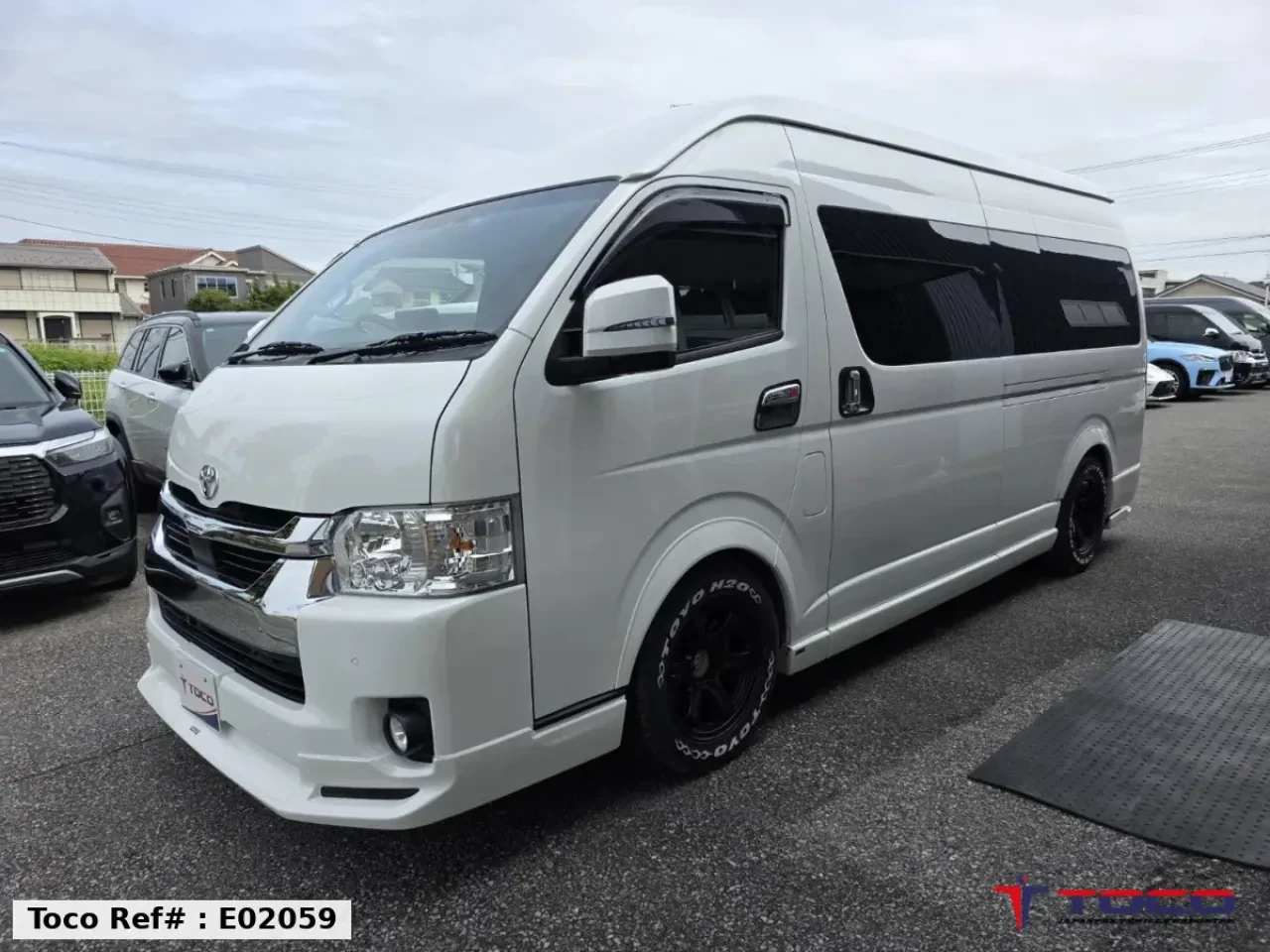 2022 TOYOTA HIACE COMMUTER