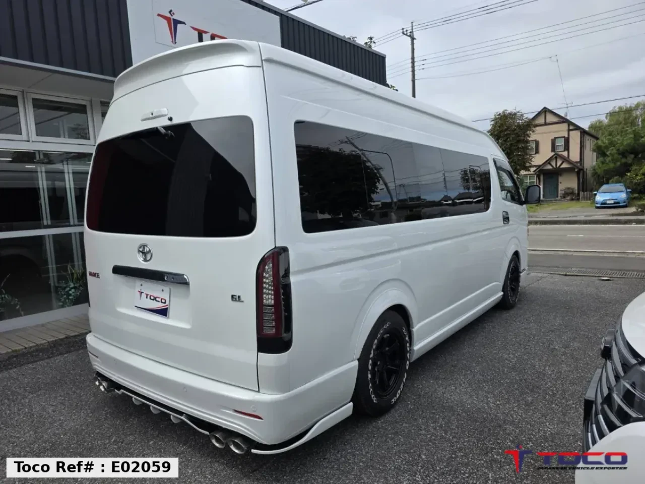 2022 TOYOTA HIACE COMMUTER