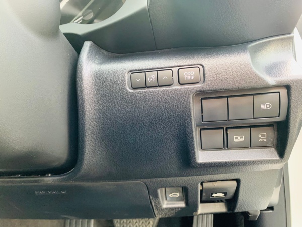 2023 Lexus IS300h - Image 27