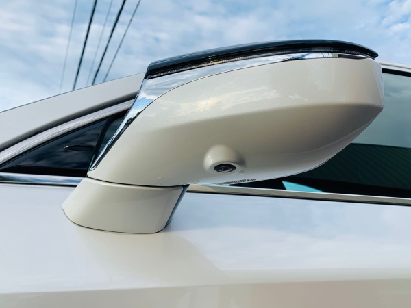 2023 Lexus IS300h - Image 15