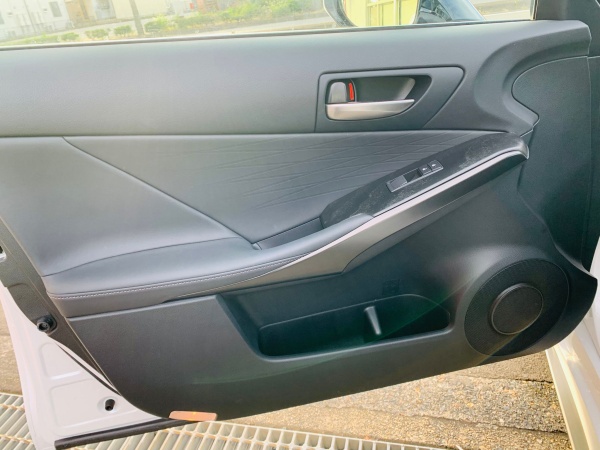 2023 Lexus IS300h - Image 32