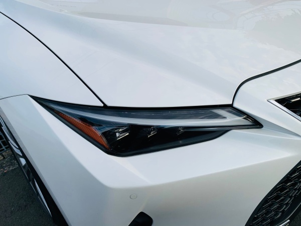 2023 Lexus IS300h - Image 12