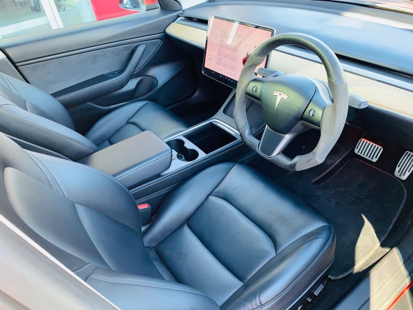 2020 TESLA MODEL 3 - Image 18