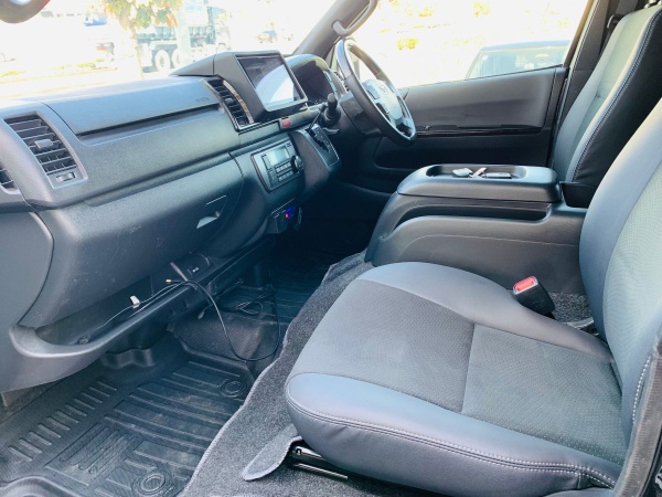 2024 TOYOTA HIACE SUPER GL - Image 18